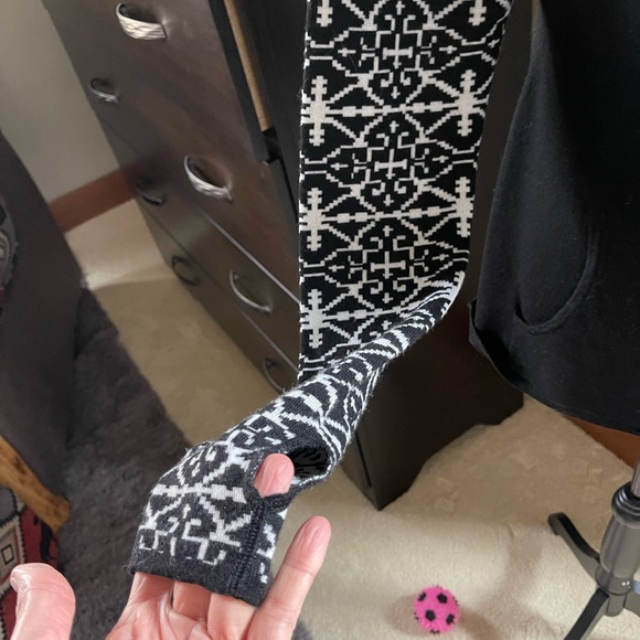 New Icelandic Motion Wool Sweater Size XS - Picture 2 of 4